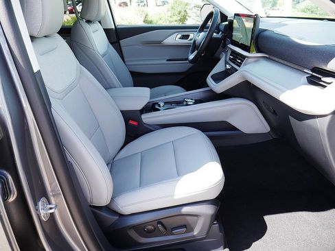 New 2026 Ford Explorer Active w/ Active Comfort Package AWD/4WD image 36