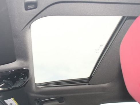 Used 2025 BMW i5 xDrive40 w/ Premium Package image 22