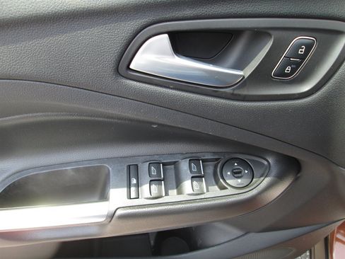Used 2017 Ford Escape SE w/ Equipment Group 201A AWD/4WD image 14