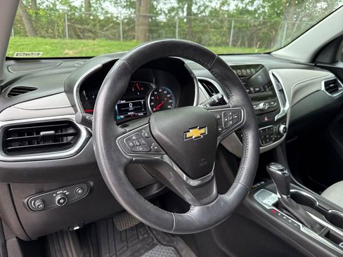 Used 2018 Chevrolet Equinox Premier FWD image 14