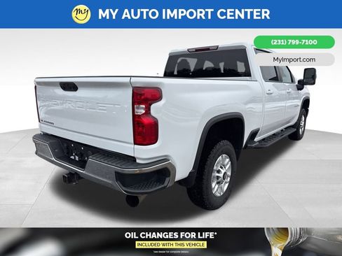 Used 2022 Chevrolet Silverado 2500 LT w/ Convenience Package image 7