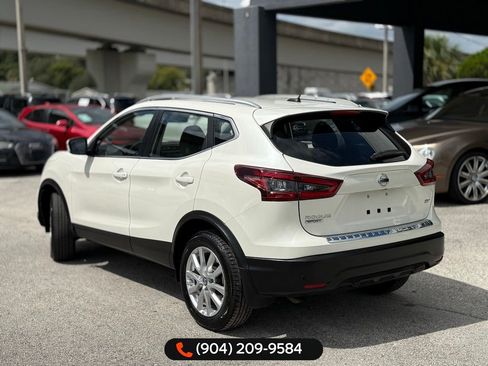 Used 2022 Nissan Rogue Sport SV image 3