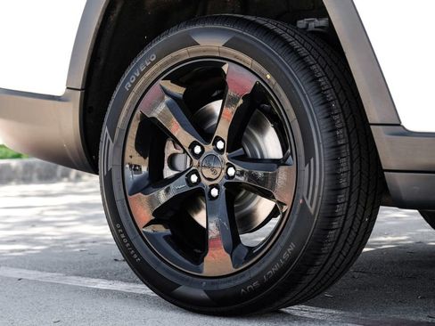 Used 2023 Jeep Grand Cherokee L Laredo image 67