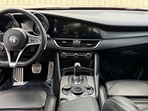 Used 2017 Alfa Romeo Giulia Ti w/ TI 19" Sport Package image 25