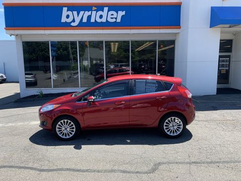 Used 2016 Ford Fiesta Titanium FWD image 3