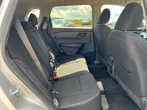 Used 2024 Nissan Rogue S FWD image 31