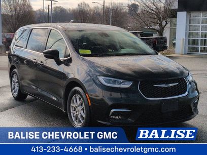 Used 2023 Chrysler Pacifica Touring-L