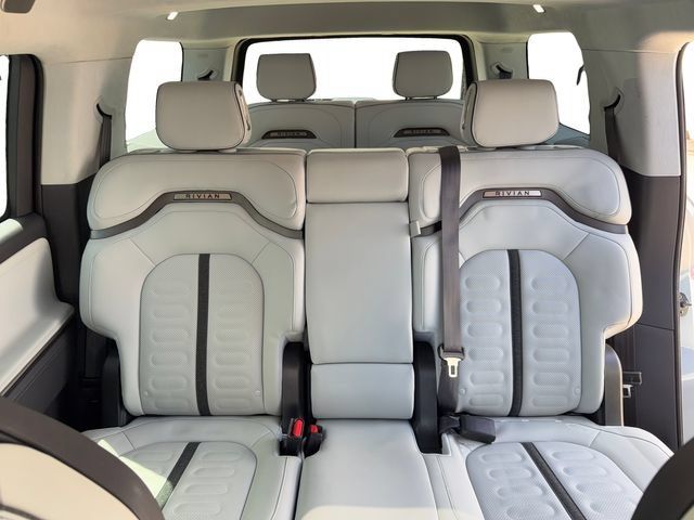 Used 2023 Rivian R1S Adventure Quad AWD/4WD image 20