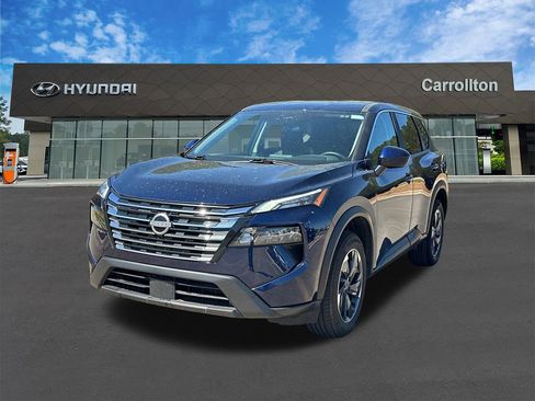Used 2025 Nissan Rogue SV FWD image 1