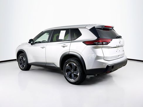 Used 2024 Nissan Rogue SV image 28