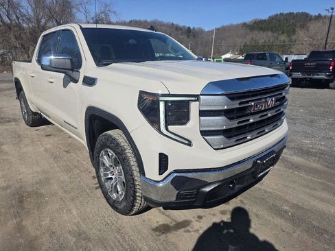 New 2026 GMC Sierra 1500 SLE w/ X31 Off-Road Package AWD/4WD image 14