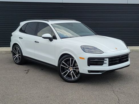 Certified 2024 Porsche Cayenne AWD/4WD image 7