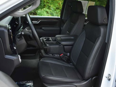 Used 2025 GMC Sierra 1500 SLT image 11