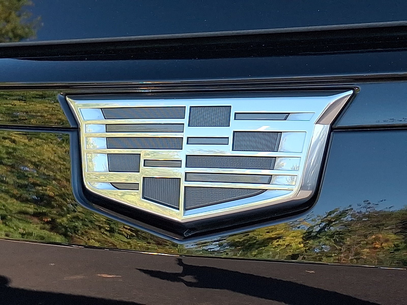 Used 2024 Cadillac Escalade ESV Sport w/ LPO, ONYX Package AWD/4WD image 30