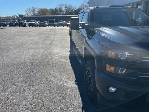 Used 2019 Chevrolet Silverado 2500 LTZ w/ Duramax Plus Package image 2