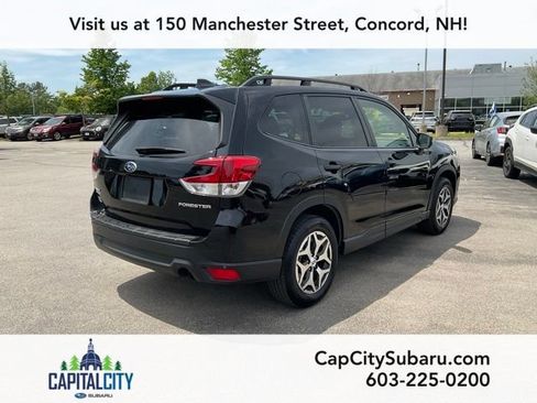 Used 2023 Subaru Forester Premium AWD/4WD image 6