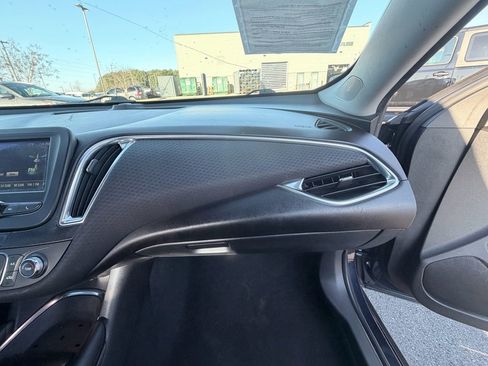 Used 2016 Chevrolet Malibu LT image 16