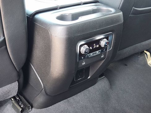 Used 2023 GMC Yukon XL Denali RWD image 34