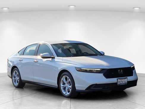 Used 2025 Honda Accord LX image 8