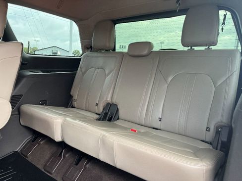 Used 2020 Ford Expedition Limited image 22