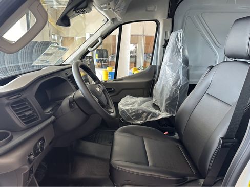 New 2026 Ford Transit 250 148 Medium Roof RWD image 17