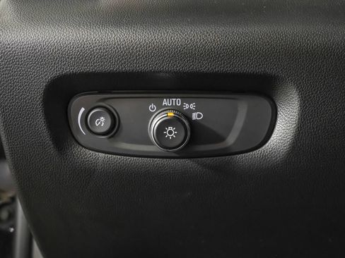 Used 2023 Chevrolet Traverse LT FWD image 23