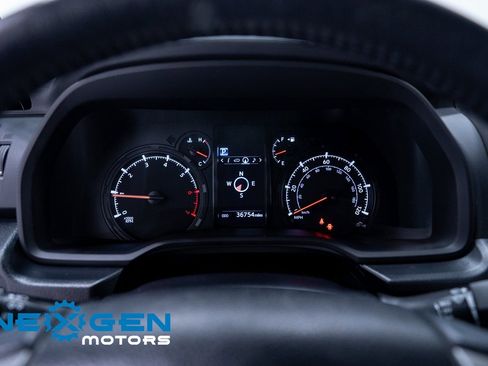 Used 2020 Toyota 4Runner SR5 AWD/4WD image 8