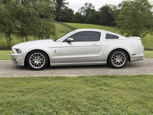 Used 2013 Ford Mustang Premium RWD image 14