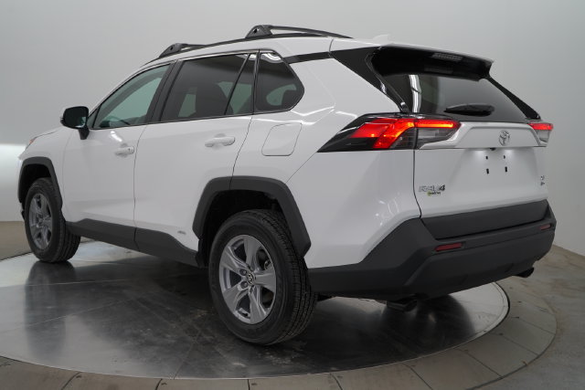 Used 2025 Toyota RAV4 XLE AWD/4WD image 5