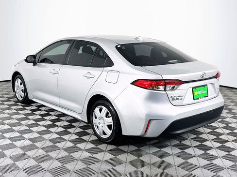 Used 2025 Toyota Corolla LE FWD image 6