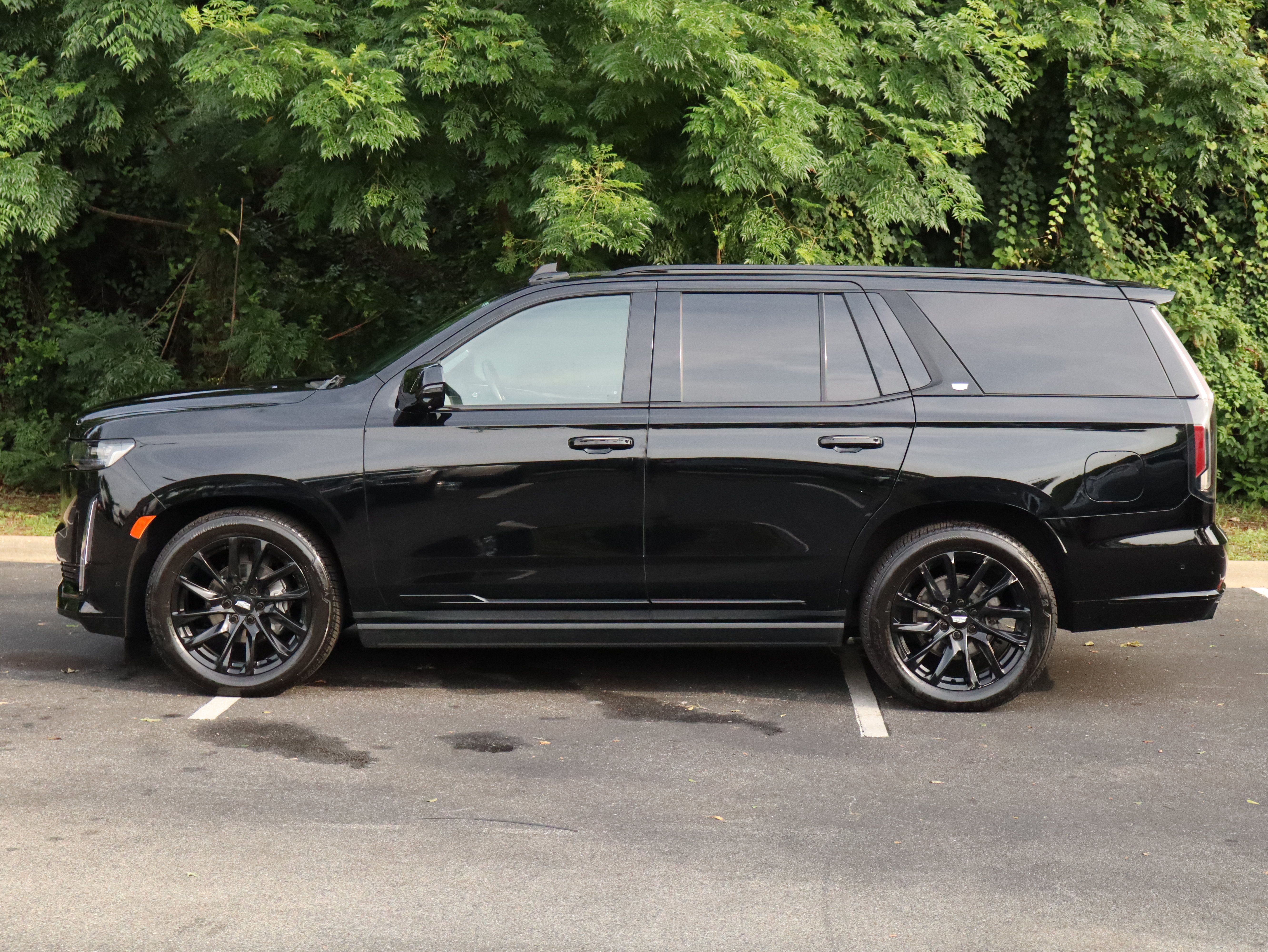 Used 2023 Cadillac Escalade Sport Platinum w/ LPO, ONYX Package AWD/4WD image 3