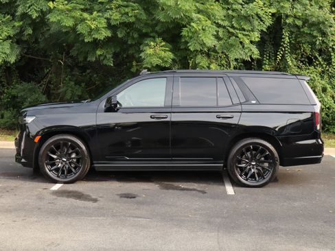 Used 2023 Cadillac Escalade Sport Platinum w/ LPO, ONYX Package AWD/4WD image 3