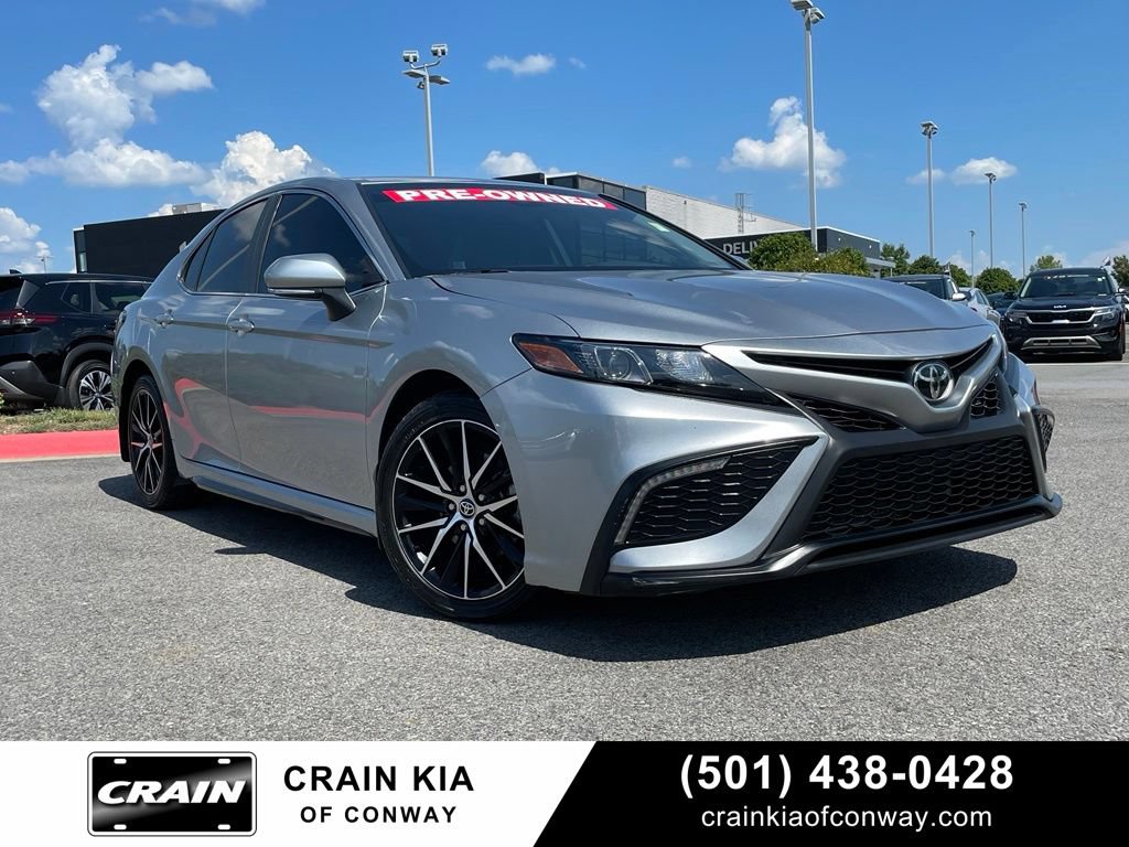 Used 2023 Toyota Camry SE FWD image 1