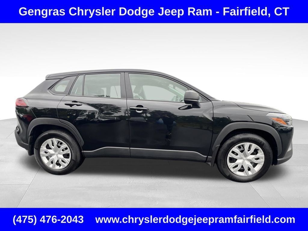 Used 2026 Toyota Corolla Cross L AWD/4WD image 3
