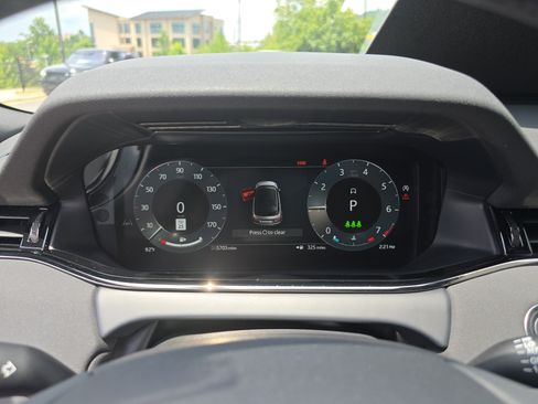 Certified 2025 Land Rover Range Rover Evoque S image 33