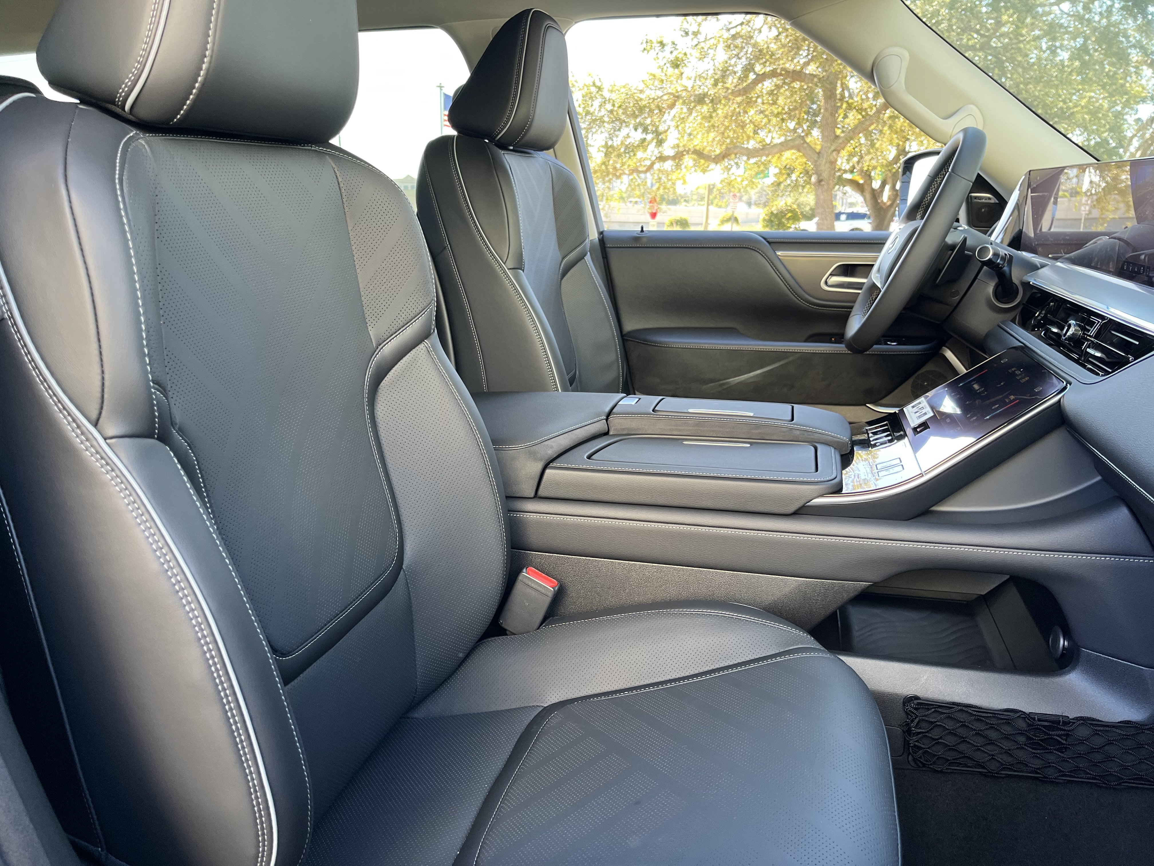 New 2027 INFINITI QX80 Luxe w/ Cargo Package RWD image 20