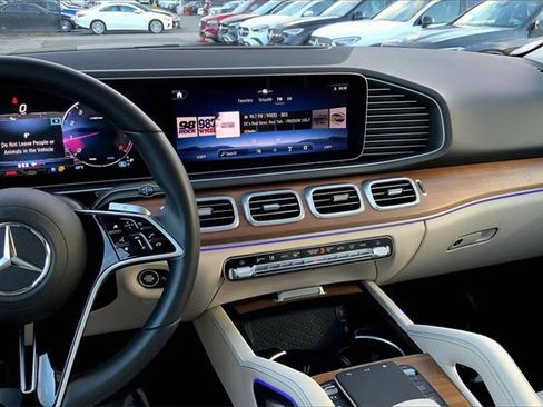 Used 2025 Mercedes-Benz GLE 350 4MATIC image 5