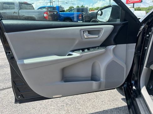 Used 2016 Toyota Camry LE FWD image 12