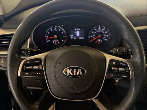 Used 2019 Kia Sorento AWD V6 image 18