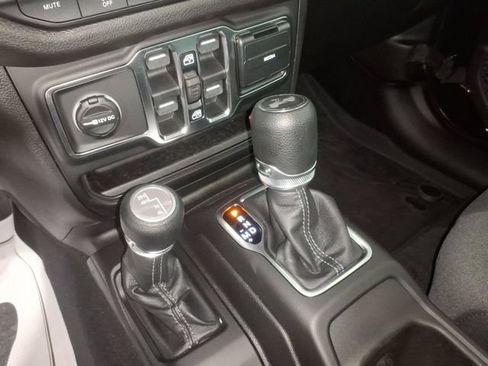Used 2026 Jeep Wrangler Unlimited Sport AWD/4WD image 24