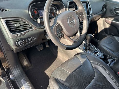 Used 2019 Jeep Cherokee Limited image 22