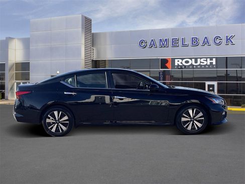 Used 2021 Nissan Altima 2.5 SV image 6