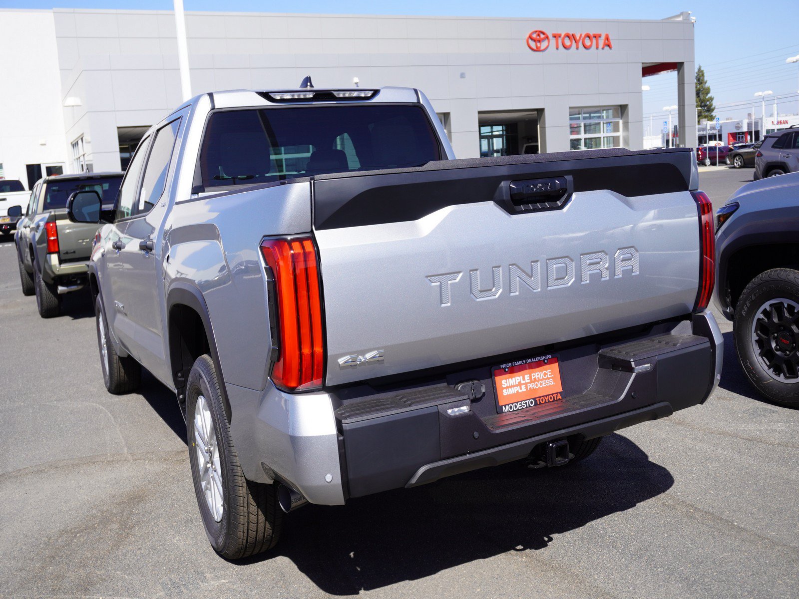New 2026 Toyota Tundra SR5 w/ SR5 Convenience Package AWD/4WD image 9