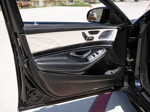 Used 2020 Mercedes-Benz S 560 Sedan image 18