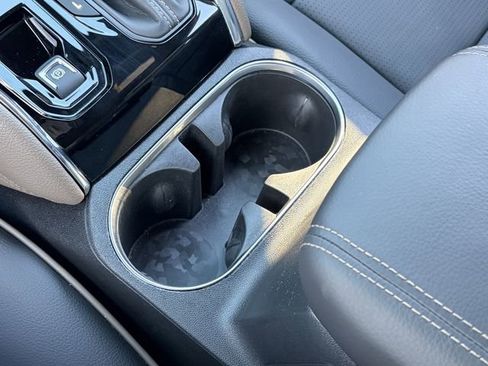 Used 2024 GMC Canyon Denali image 18