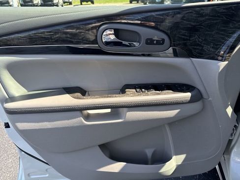 Used 2014 Buick Enclave Leather FWD image 10