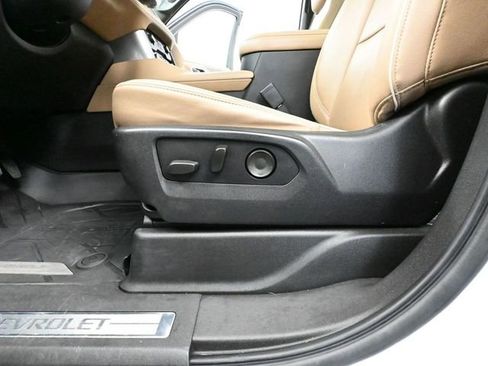 Used 2021 Chevrolet Tahoe Premier w/ Premium Package image 26