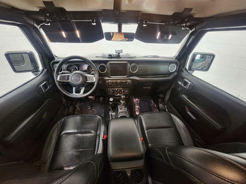 Used 2020 Jeep Wrangler Unlimited Sahara w/ Uconnect 4C Nav & Sound Group AWD/4WD image 25