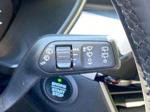 Used 2022 Ford Escape SE w/ SE Sport Appearance Package FWD image 23