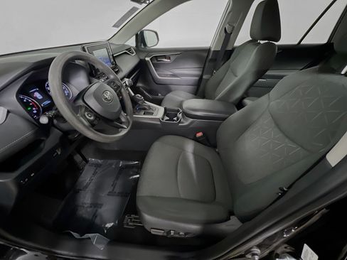 Used 2021 Toyota RAV4 XLE w/ Convenience Package FWD image 15